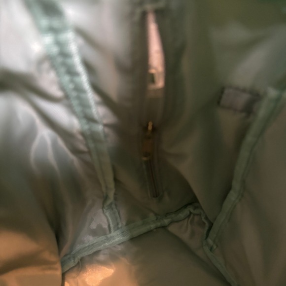 Young Living Essential Oils Green‎ Duffle Bag Travel Gym USB Port - Picture 11 of 15